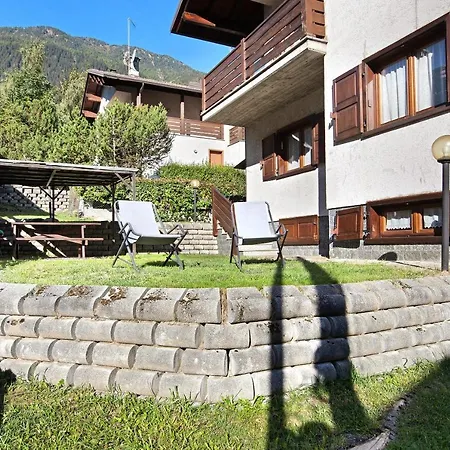 Mountain Chalet Close To Bormio בקתה